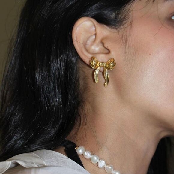 2024 BOW EARRINGS 18KโGOLDโPLEATED - Picture 1 of 5